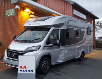 SOLD Adria Silver Collection Matrix M 670 SL