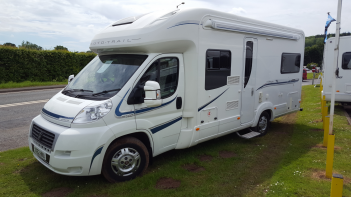 SOLDAutotrail Apache 700 (62 plate)