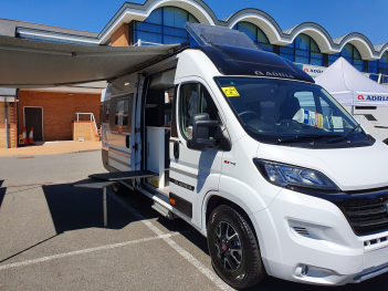 SOLD Adria Twin Supreme 640 SGX (2020)