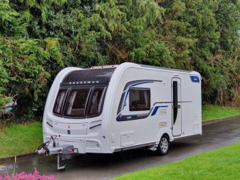 SOLDCoachman VIP 460/2