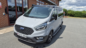 Westfalia Nugget Plus Pop Top