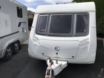 SOLD SWIFT CHARISMA 620