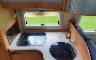 Adria Vision i677 SP kitchen