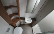 Bailey Discovery D4-4  washroom